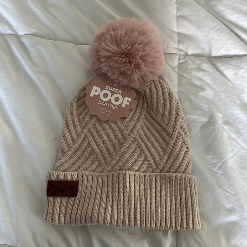 Pom Beanie - Picture 1 of 1